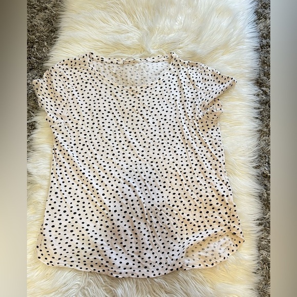 White polka dot shirt - Picture 1 of 1